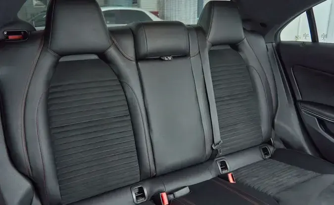 Mercedes benz CLA