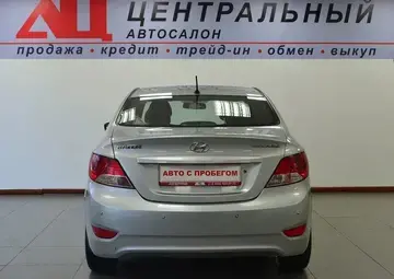 Hyundai Solaris Вид 4