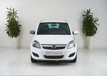 Opel Zafira Вид 2