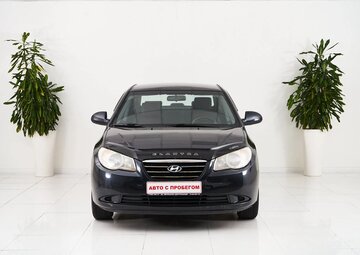 Hyundai Elantra Вид 2
