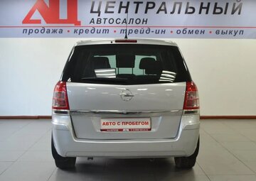 Opel Zafira Вид 4
